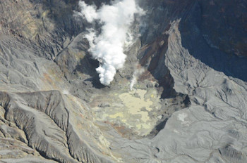 White Island crater area, note the missing lake