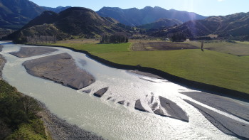 Erosion of farmland by the changed Clarence River course. 