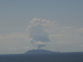 Figure 1: Large steam plume over Whakaari/White Island as seen from Whakatane on 5 March 2023. 