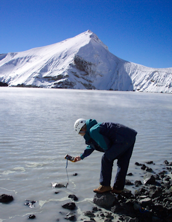 Measuring the lake temperature 