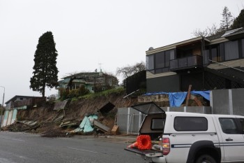A bank collapse in residential Timaru (Photo: Rebekah Parsons - RNZ)