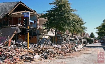 Damage to buildings on Colombo St after the quake. Photo: Margaret Low, GNS Science