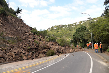 View from the road showing the scale of the landslide in relation to contractors on site (Photo: Chris Massey/GNS Science)