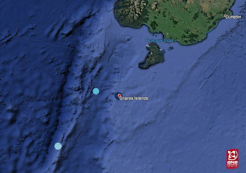 Location of Snares Islands/Tini Heke south of New Zealand. The dot closest to Snares Islands is the M5.6, 33km depth quake and the dot to the south is the M6.3, 12km depth quake.