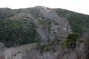 Landslide Dam at Kaiwhata River - Photo credit: Brenda Rosser