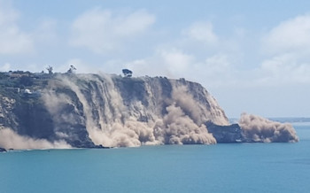 Thousands of cubic metres of rock fell into the sea from Whitewash Head Photo RNZ Sally Murphy 