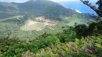 Green (left) and Blue (right) lakes within the Raoul Caldera, the source of recent volcanic events on Raoul Island, which GeoNet monitors.