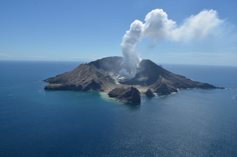 Steam and gas plume at Whakaari/White Island 1 November 2021 