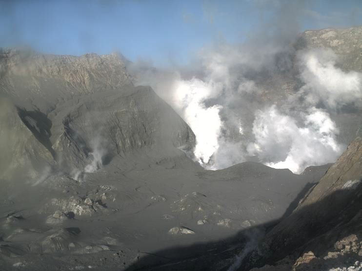 Sunday 12 October 6:50am. Next day image showing the effects of the eruption on Saturday evening. Note how the dark grey mud coats the crater floor and crater walls.